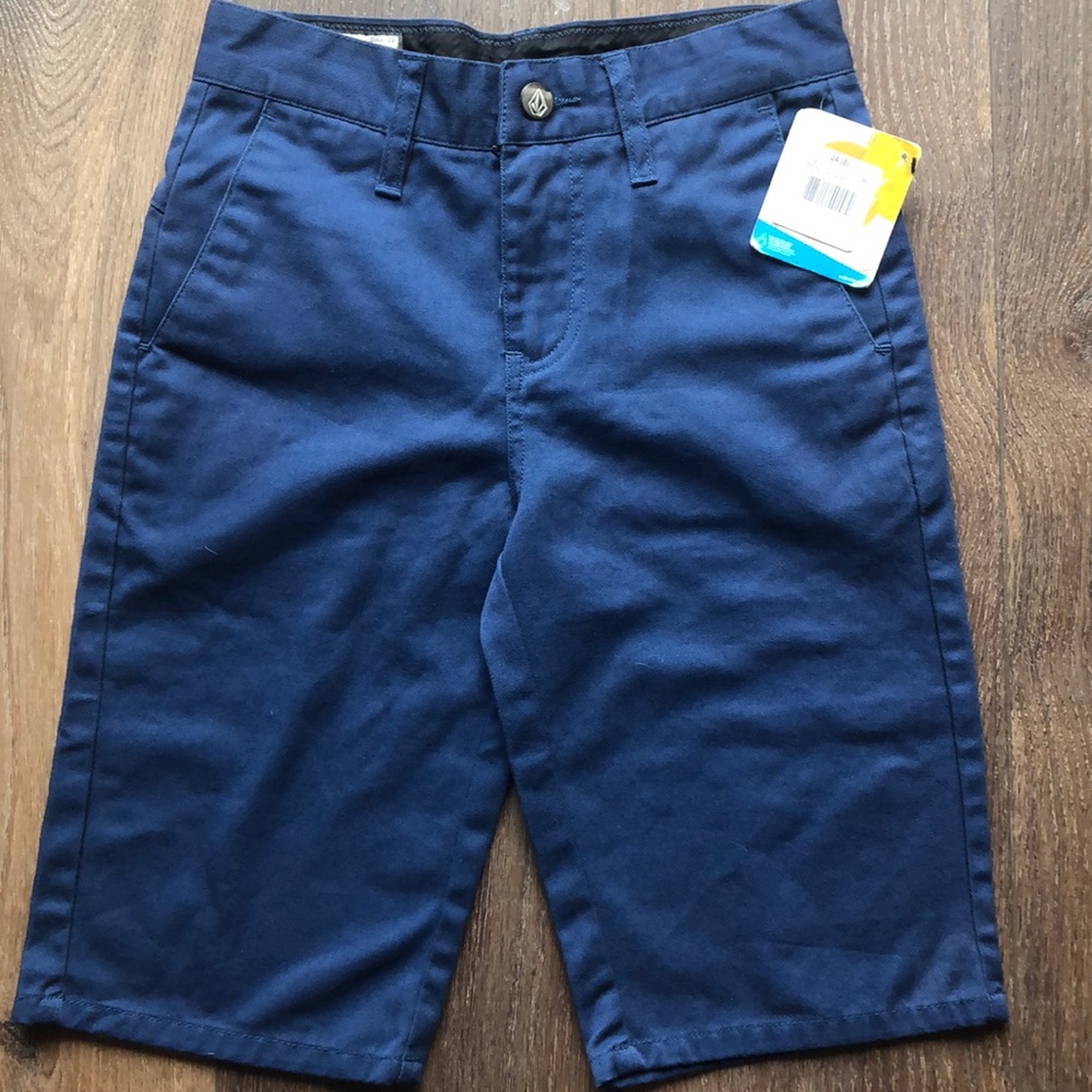 Volcom big youth shorts size 8